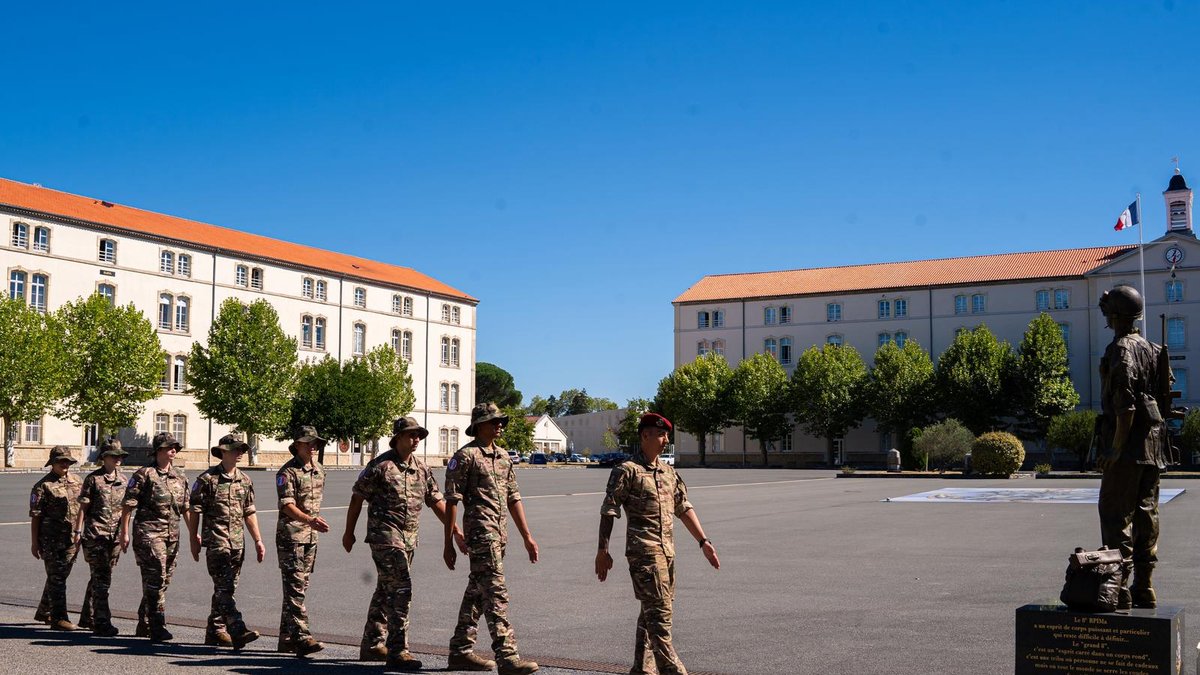 Des jeunes commencent leur formation militaire au Service national volontaire à Castres