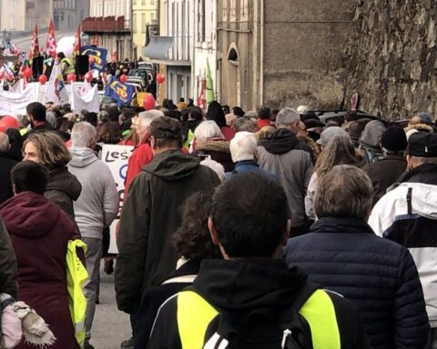 Des manifestants se trompent et protestent contre l'équipe de cricket pakistanaise à Portsmouth