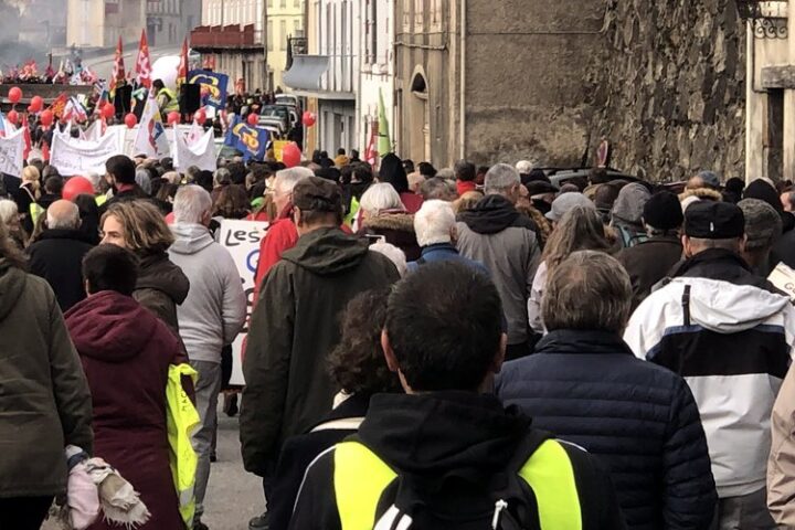 Des manifestants se trompent et protestent contre l'équipe de cricket pakistanaise à Portsmouth