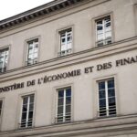 Dette publique : Jean-Luc Mélenchon propose de ne plus payer une partie des intérêts de la dette française