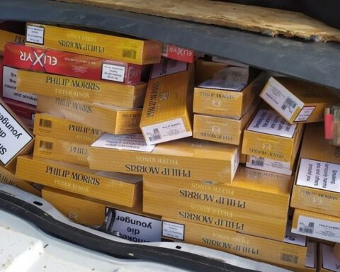 Deux hommes arrêtés au Pas de la Case avec 1 300 paquets de tabac de contrebande