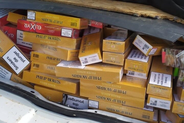 Deux hommes arrêtés au Pas de la Case avec 1 300 paquets de tabac de contrebande