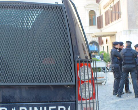 Deux sœurs de 8 et 12 ans retrouvées à San Cataldo après une fugue inspirée par un défi viral