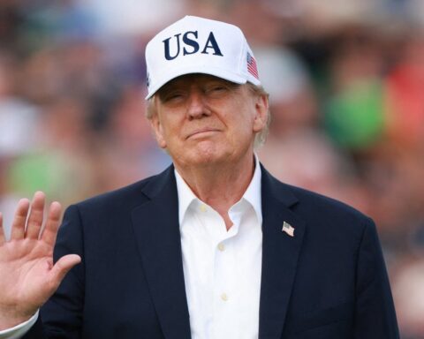 Donald Trump accorde sa grâce à un caddie de golf condamné pour trafic de cocaïne