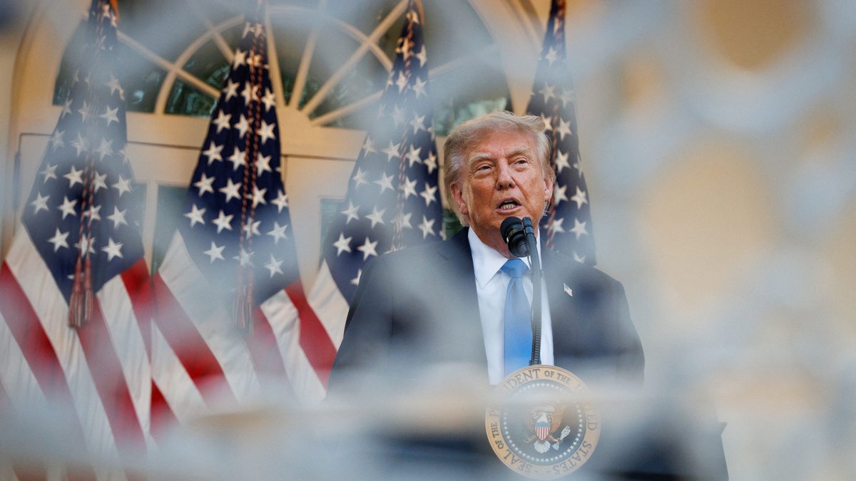 Donald Trump dénonce le coût exorbitant des médicaments aux États-Unis lors d'une anecdote sur un ami obèse
