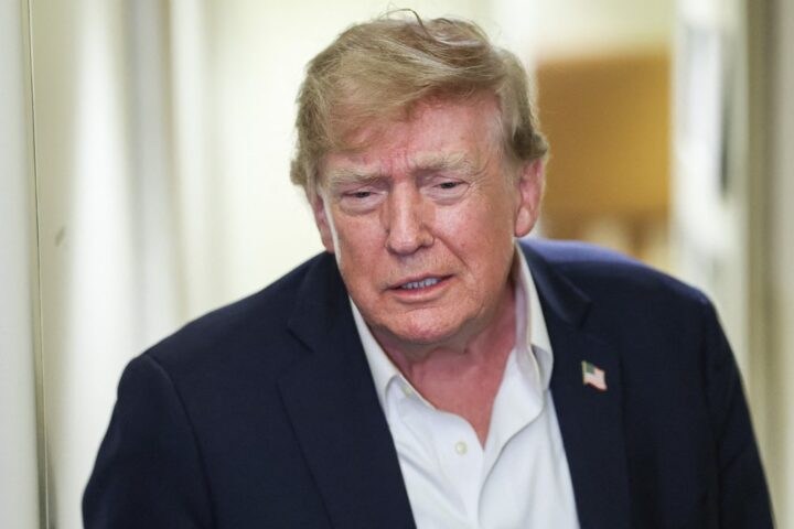 Donald Trump dénonce une "conspiration malsaine" contre l'intelligence artificielle lors du forum de l'Unesco à Riyad