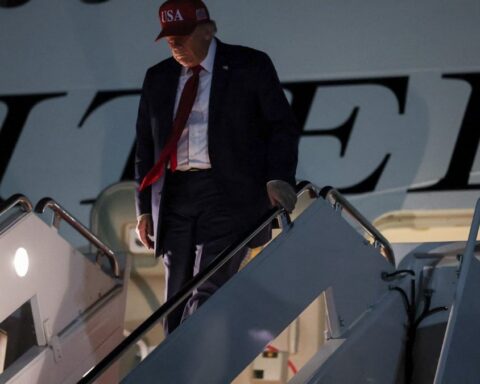 Donald Trump juge "ridicule" la proposition d'Ursula von der Leyen sur le Canada comme membre associé de l'UE