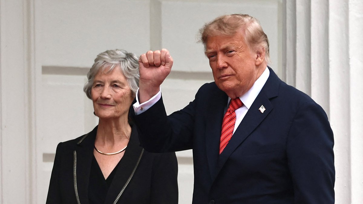 Donald Trump plaide pour une Irlande "unifiée" lors de sa visite à Dublin