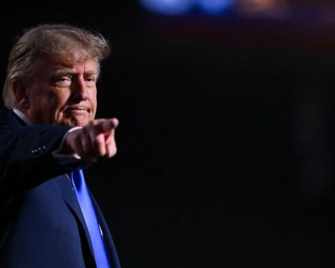 Donald Trump propose 5 000 dollars à chaque Américain en échange d'une victoire républicaine