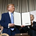 Donald Trump propose de remplacer la salle de presse de la Maison-Blanche par une piscine intérieure