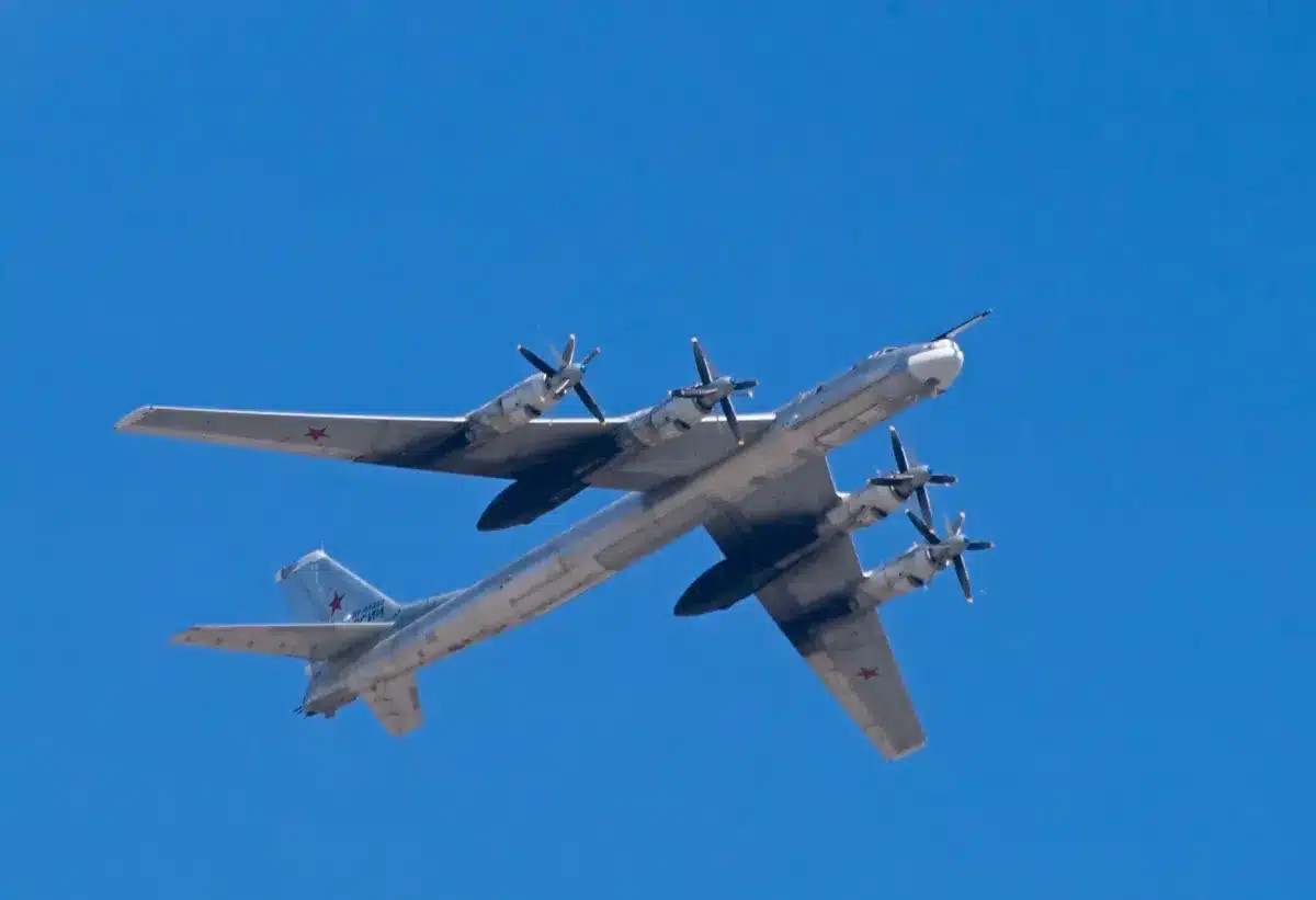 Écrasement d'un avion militaire russe : des journalistes de guerre identifient un Tu-95.