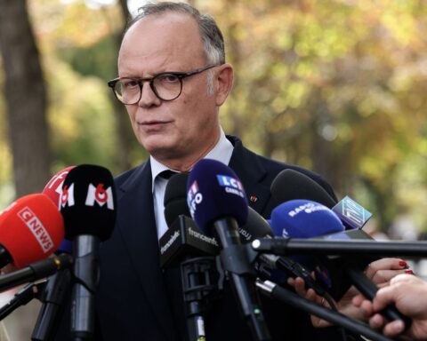 Édouard Philippe critique Gabriel Attal : "Il a gagné quelle campagne ?" dans son ouvrage à paraître