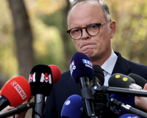 Édouard Philippe propose une réforme des retraites avec un âge de départ à 65 ans et 45 ans de cotisations