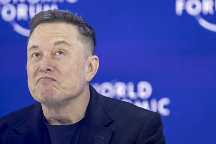 Elon Musk qualifie Sandrine Rousseau de "traîtresse de la France" suite à ses critiques à la Fête de l'Humanité