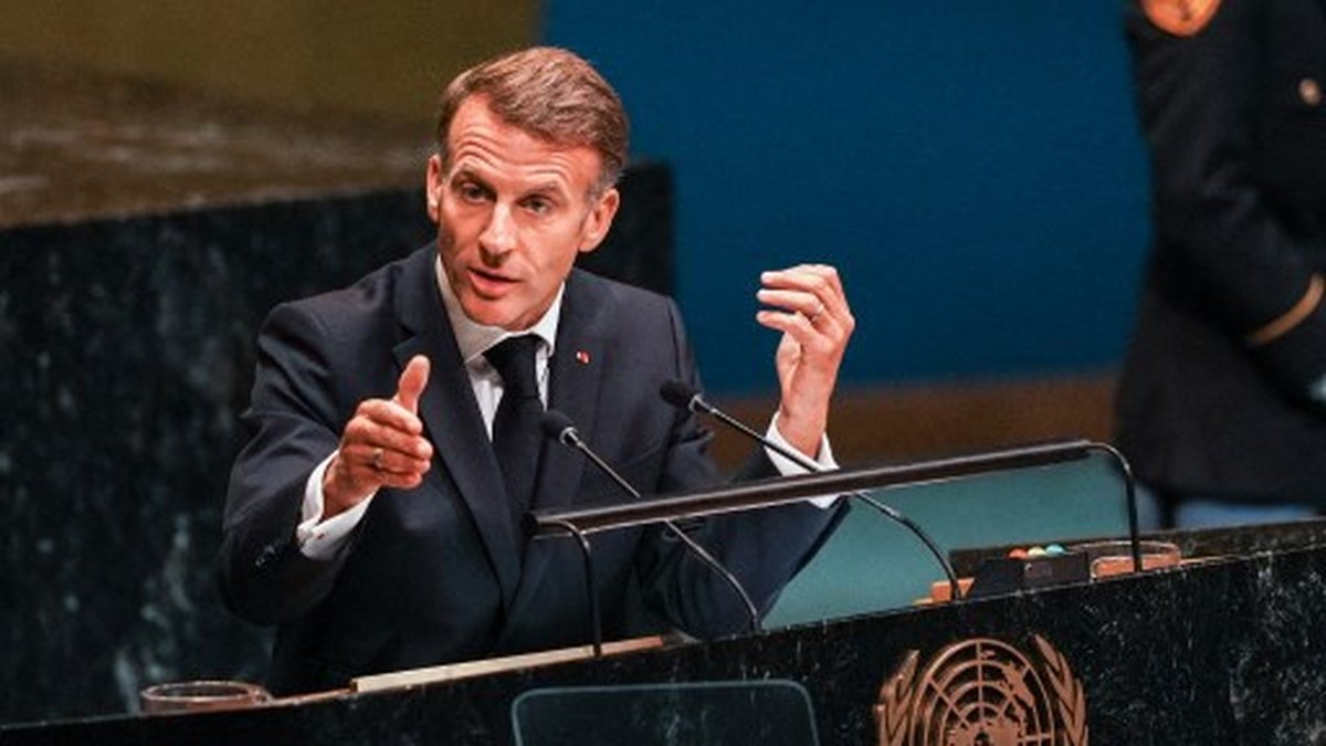 Emmanuel Macron envoie des troupes en Arabie saoudite pour sécuriser le port de Yanbu et réguler les prix du pétrole