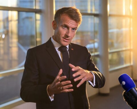 En pleine crise des carburants, Emmanuel Macron sera en direct jeudi au JT de 20H