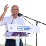 Éric Ciotti propose un pacte d’alliance à Marine Le Pen pour la présidentielle de 2027