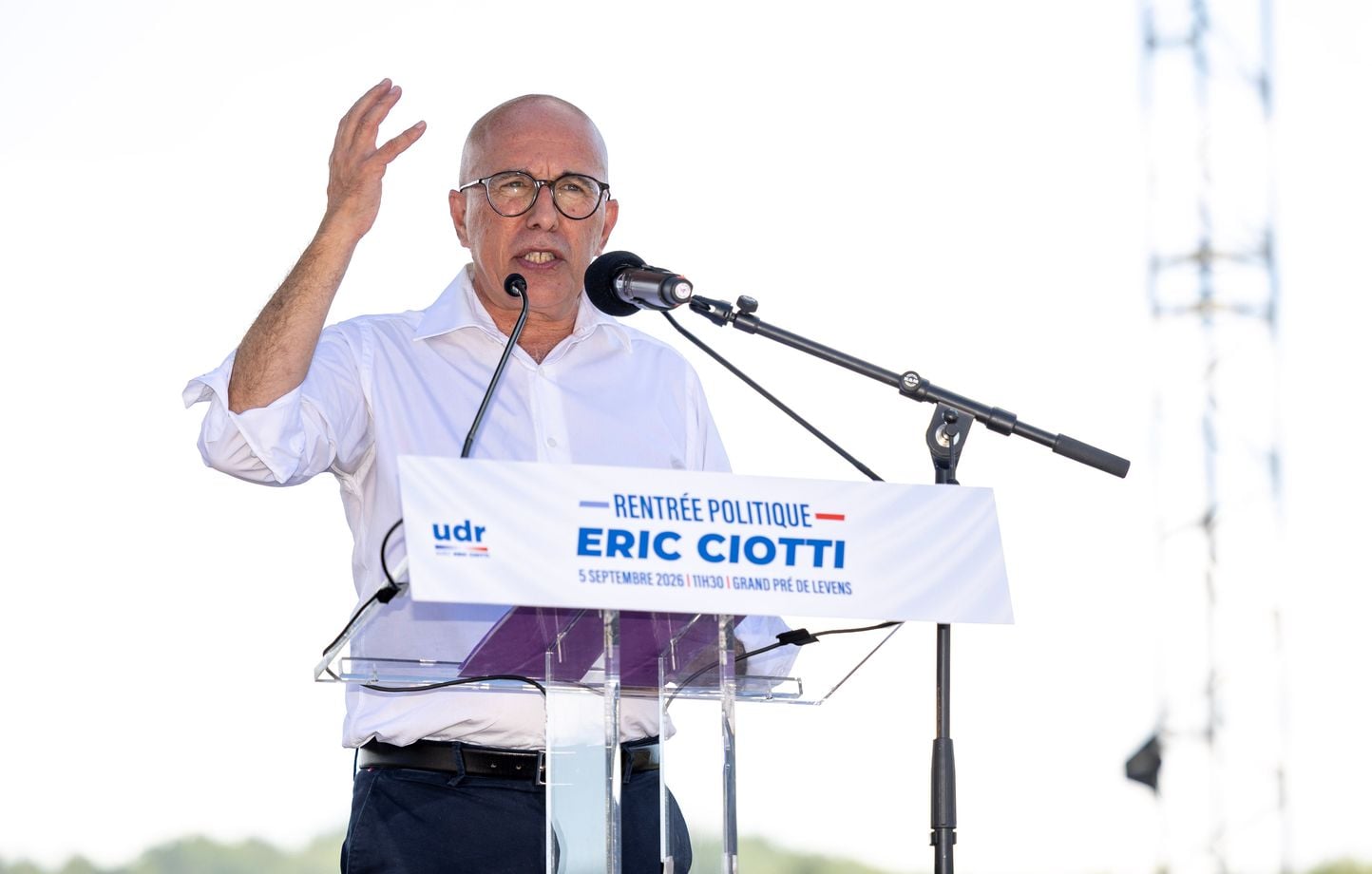 Éric Ciotti propose un pacte d’alliance à Marine Le Pen pour la présidentielle de 2027