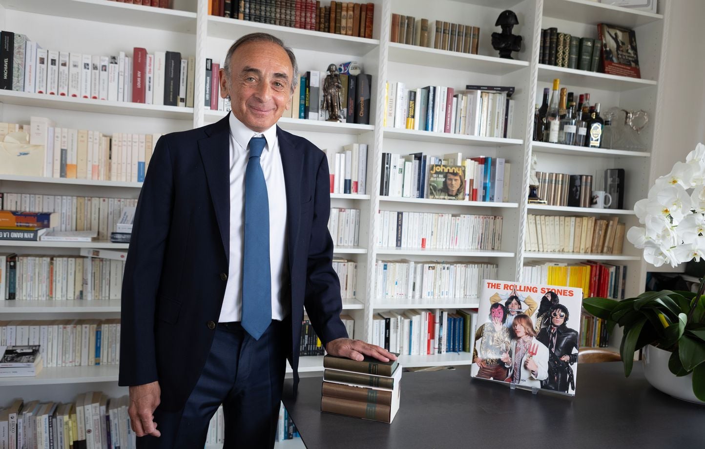 Éric Zemmour annonce sa candidature à la présidentielle 2027 « avant décembre », éliminant Sarah Knafo
