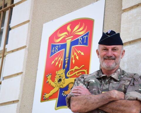 Étienne prend le commandement de la 10e compagnie du 48e régiment de transmissions à Agen