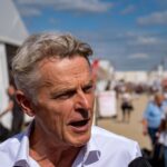 Fabien Roussel dénonce un « racket » sur l’essence au péage de Senlis
