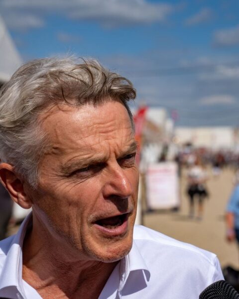 Fabien Roussel dénonce un « racket » sur l’essence au péage de Senlis