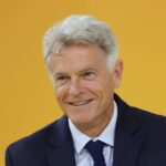 Fabien Roussel officialise sa candidature à l'élection présidentielle de 2027