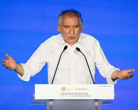 François Bayrou précise les conditions de sa primaire au centre pour 2027
