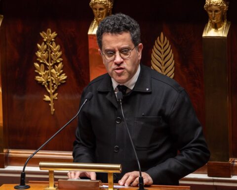 Gabriel Amard, premier élu LFI au Sénat, se présente comme un acteur discret du politique français