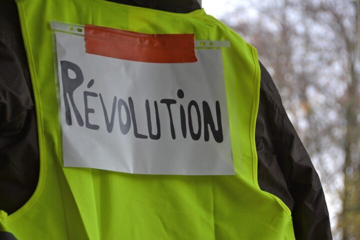 Gilets jaunes : 88 % des Français estiment qu'une nouvelle vague de mécontentement est envisageable.