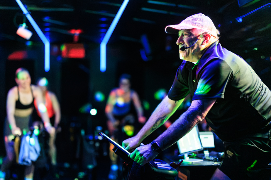 Gilles Beauchamp : de DJ à enseignant de cardiovélo pour un public intergénérationnel