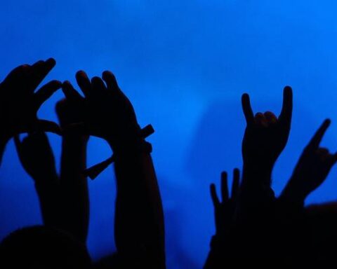 Hellfest : la liste d'attente électronique comme rite d'initiation pour les fans de metal