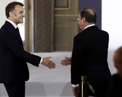 Hollande déclare ne ressentir ni rancune ni désir de revanche envers Macron