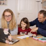 IA et éducation : cinq critères des parents pour accorder leur confiance