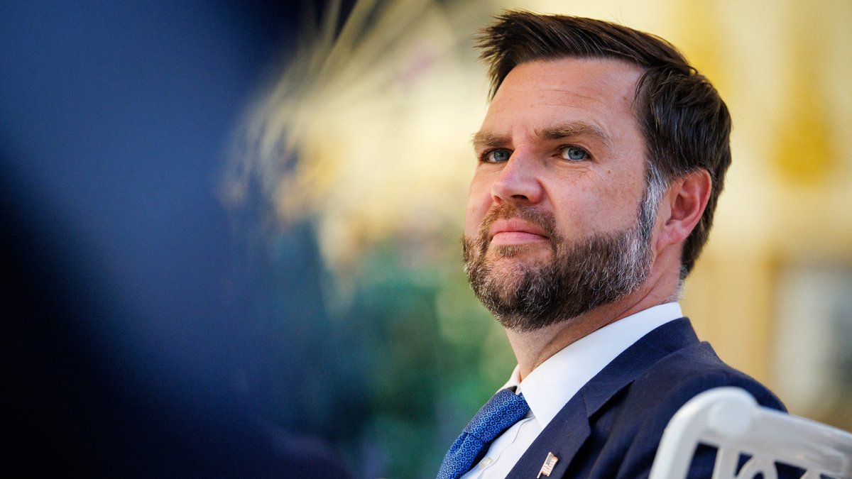 JD Vance, vice-président de Donald Trump, évoque sa foi et la fin des temps dans un podcast 1 JD Vance, vice-président de Donald Trump, évoque sa foi et la fin des temps dans un podcast