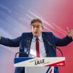 Jean-Luc Mélenchon défend ses propositions économiques lors de la braderie de Lille avant la présidentielle de 2027