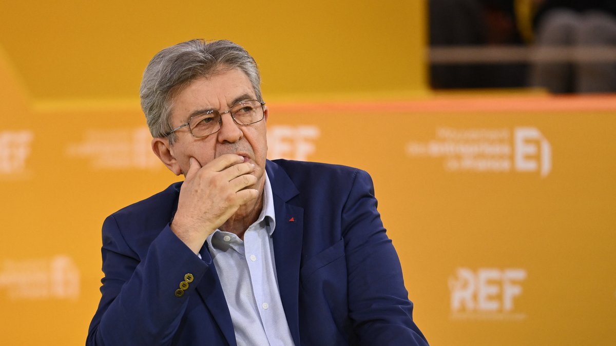 Jean-Luc Mélenchon remet en question la légitimité du prix Nobel d’économie, évoquant son origine bancaire