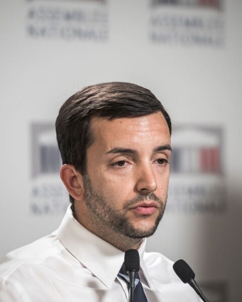 Jean-Philippe Tanguy suscite la controverse en citant un slogan nazi lors d'une allocution à Vierzon