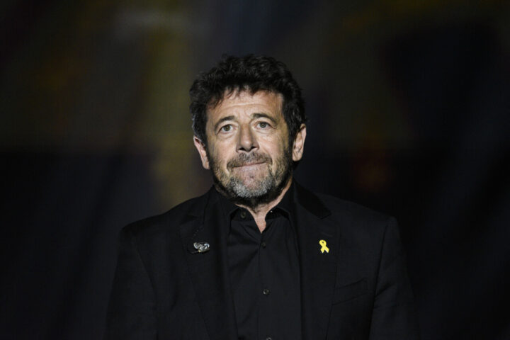 La cour d'appel de Versailles examinera le contrôle judiciaire de Patrick Bruel ce mercredi