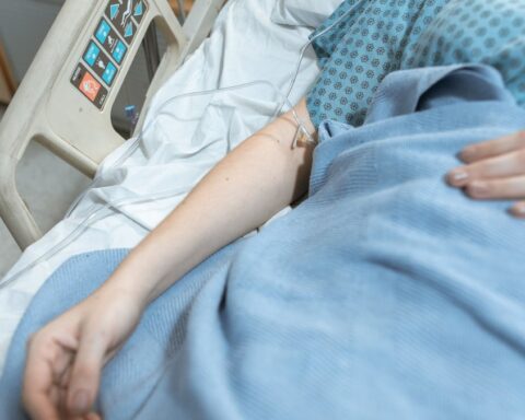 La justice espagnole accorde 100 000 euros à la famille d'une jeune femme dans un état végétatif après un choc anaphylactique mal diagnostiqué