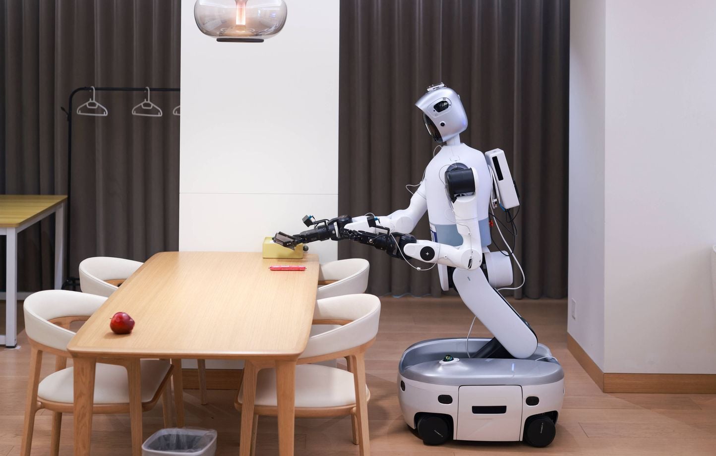 La vision d'Éric Zemmour sur le remplacement des travailleurs immigrés par des robots en Chine et au Japon