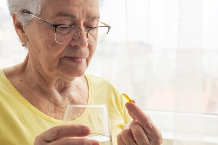La vitamine D pourrait-elle freiner le déclin cognitif chez les adultes à risque ?