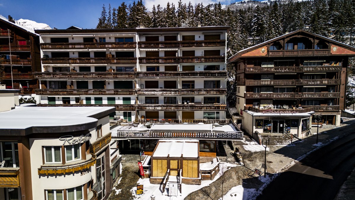 L'ancienne élue de Crans-Montana confrontée à des accusations après la révélation d'un e-mail compromettant