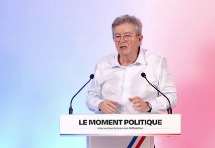 Le débat sur le voile : Jean-Luc Mélenchon change d’avis, Marine Le Pen demeure ferme sur l’interdiction