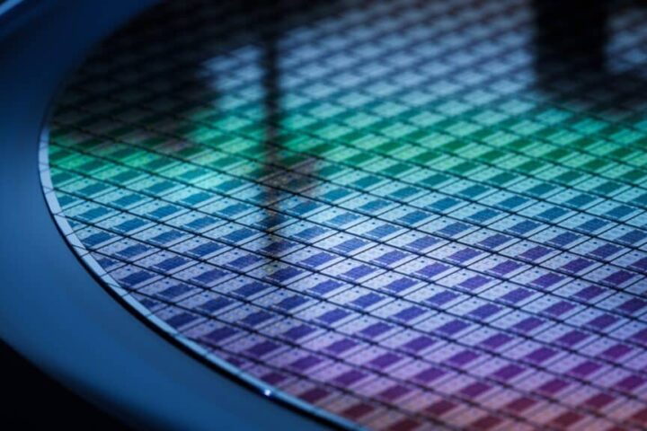 Le diamant, clé de la compétition mondiale sur l'efficacité énergétique du « compute per watt »