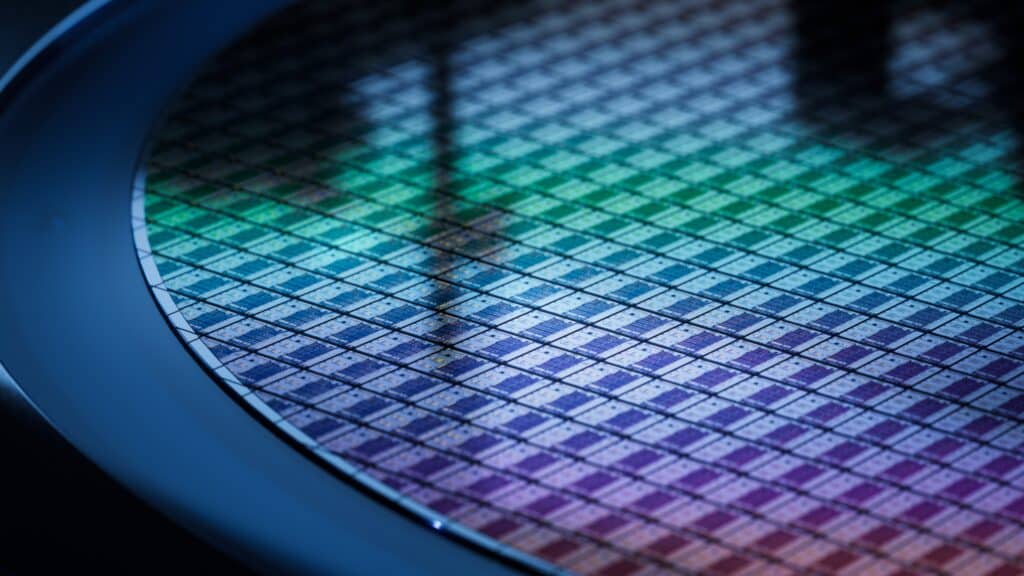 Le diamant, clé de la compétition mondiale sur l'efficacité énergétique du « compute per watt »