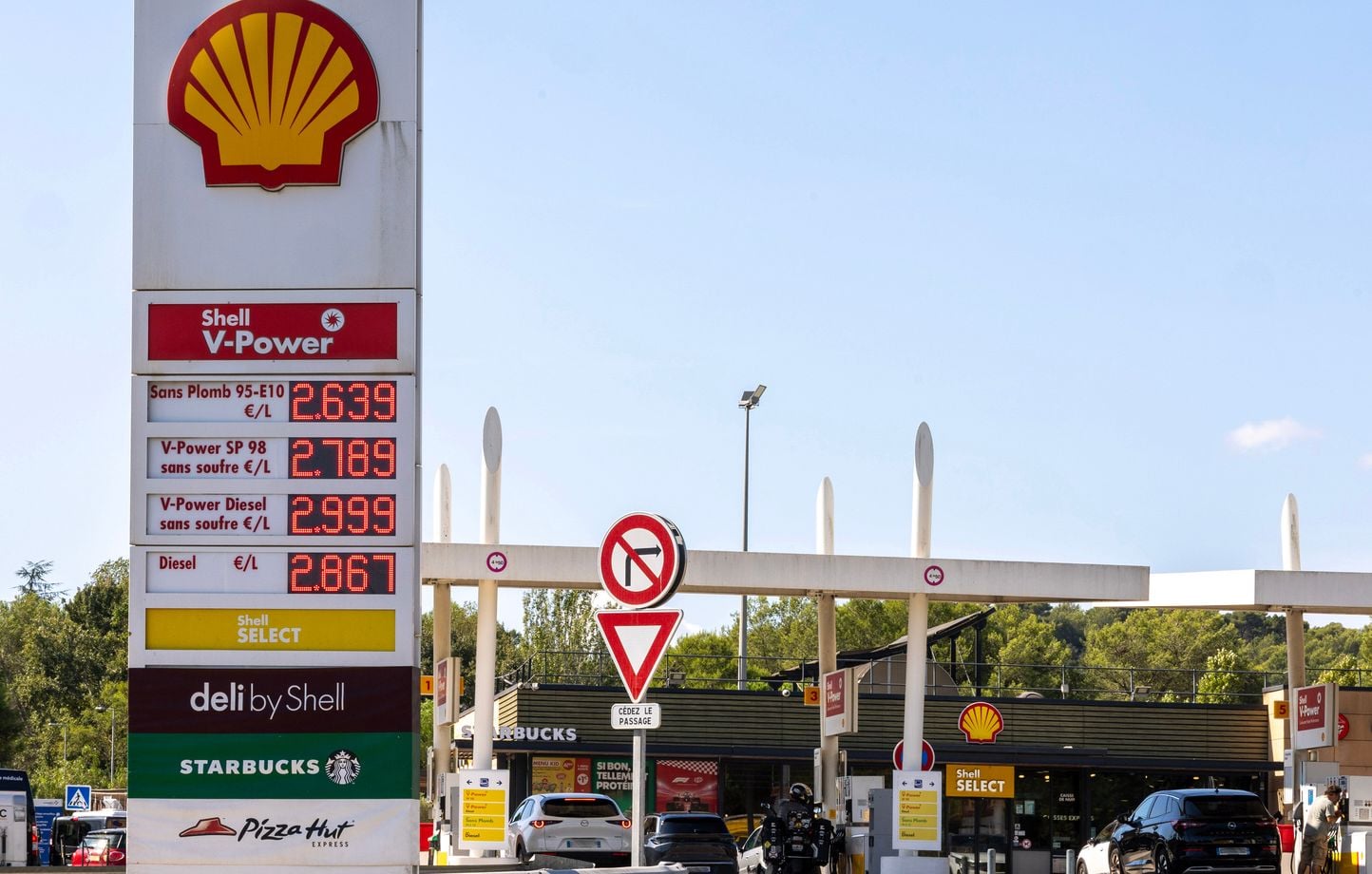 Le gouvernement envisage d'augmenter l'aide aux gros rouleurs face à la flambée des prix des carburants