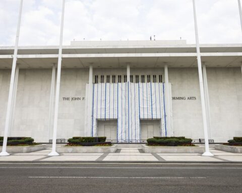 Le Kennedy Center de Washington, contrôlé par l'équipe de Donald Trump, au bord de la faillite