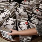Le livre de Charles Spencer accuse le roi Charles III de minimiser le deuil de Diana, une polémique qui fragilise la monarchie britannique