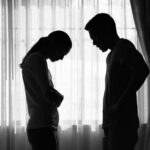 Le love bombing : un excès d'amour qui conduit au cauchemar pour certaines victimes